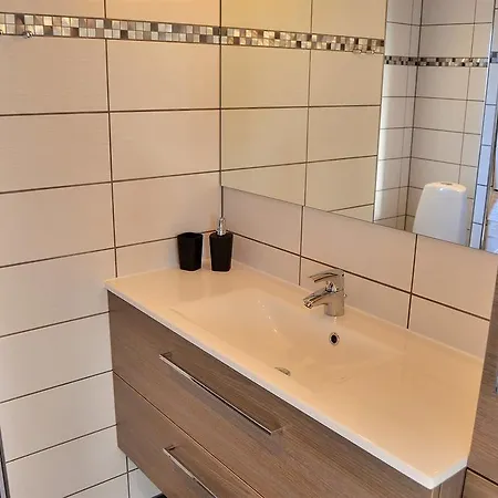Two-bedroom Holiday Kap 06 Tatil Evi *